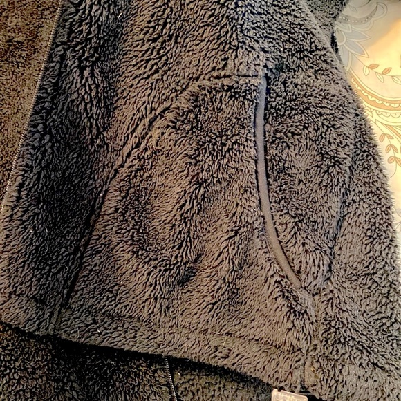 Mountain Hardwear Jackets & Coats Hooded Fuzzy Polar Fleece Zip